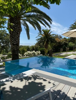 Infinity Glass Rim Flow Pool